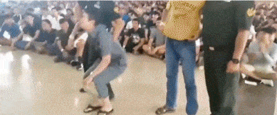 泰国又迎抽签征兵 ＂八尺男儿＂抽中当场＂香消玉殒＂