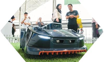 国产割草机器人走俏海外 技术突破助力畅销