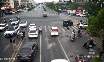 顶车女护士说救人是本能 善举温暖全城