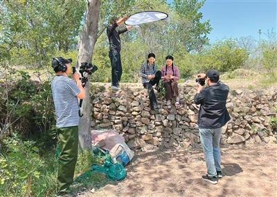 这群庄稼人拍出爆火微短剧 让土地“生金”