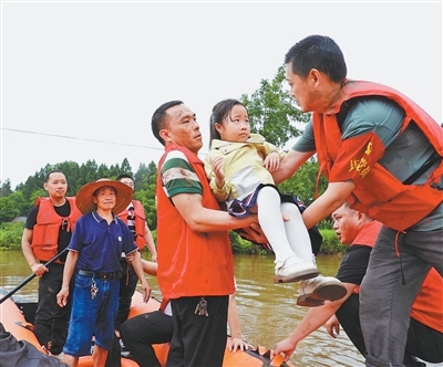 永葆先锋本色，在新征程上建功立业