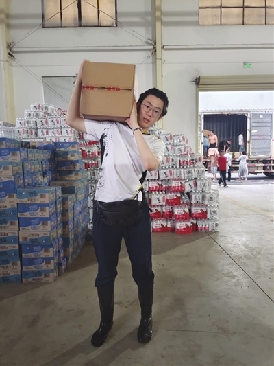 “很难找到比这还酷炫的18岁了”