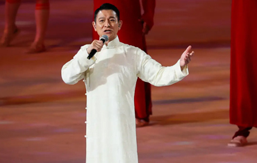 刘嘉玲曝刘德华遭私生骚扰 对方藏床底爬出来