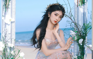 王影璐发文回应“抢座位”争议：初来乍到也不敢