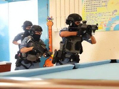 终于换装了！港警首次曝光国产LS-7冲锋枪