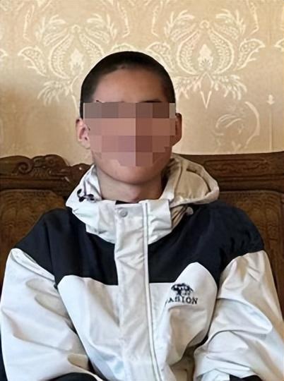 17岁少年坠楼轻生 生前疑遭校园欺凌