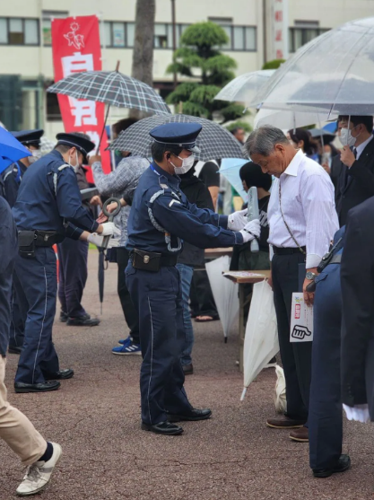 日媒：岸田文雄演讲时有人喊其“增税眼镜”绰号，被赶出场地