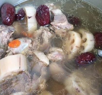 夏天汗流浃背，这汤比牛肉便宜，滋补却翻倍？
