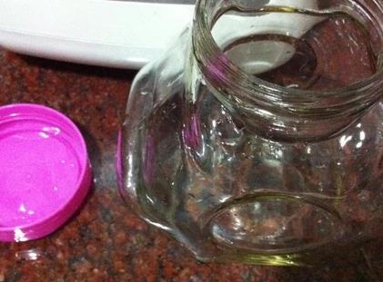 自制辣椒酱，色泽红亮香辣爽口，干净又卫生，比老干妈还下饭