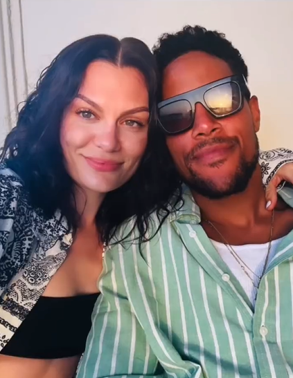 幸福!结石姐正式公开与男友合影