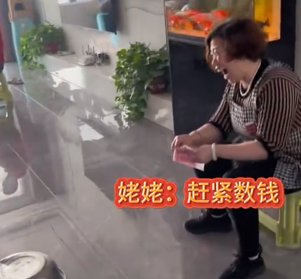 兄弟俩拜年磕头咣咣响把盆干报废 网友：孩子，盆也要花钱买