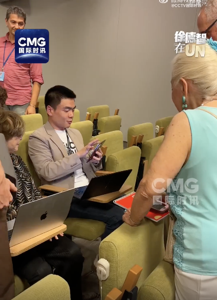 联合国秘书长发言人被中国智造种草，直呼“太神奇了”！