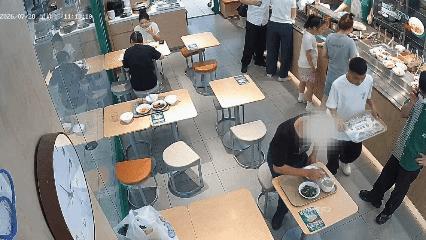 男子吃34次霸王餐被刑拘