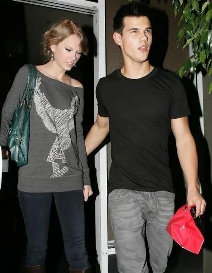 霉霉订婚 英语老师与体育老师的甜蜜结合