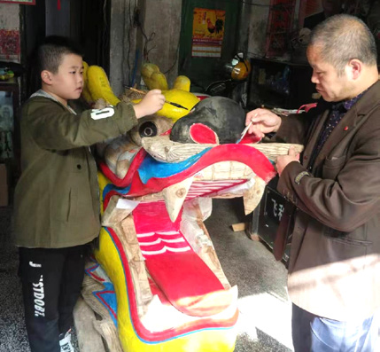 彩扎传承人何应标