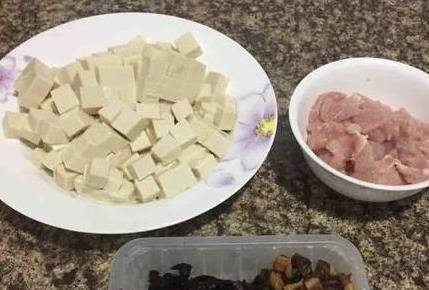 豆腐加肉末香翻天，20分钟上桌，比海鲜还美味？