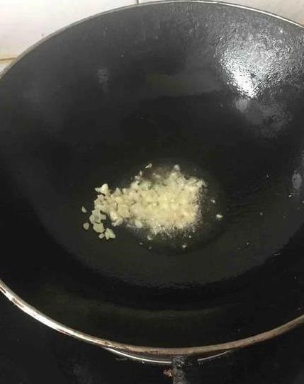 冻豆腐吸脂又养颜，西红柿让皮肤嫩到爆，一盘菜减肥抗老全搞定