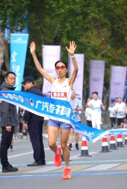 張水華虛假理由調(diào)休增加同事負(fù)擔(dān) 違規(guī)兼職與虛假調(diào)休受處分