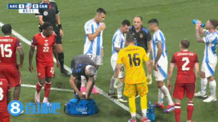 加拿大队员因飞铲梅西，被阿根廷球迷用种族主义言语攻击 足协谴责种族歧视
