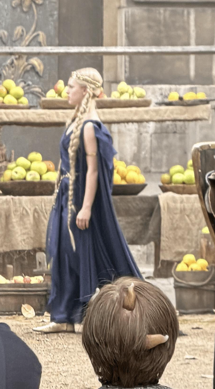 《艾尔登法环》大量电影片场照曝光：玛莉卡与食粪者现身 ！