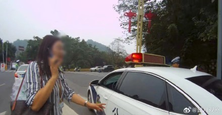 导游丢30张身份证警方接力找回