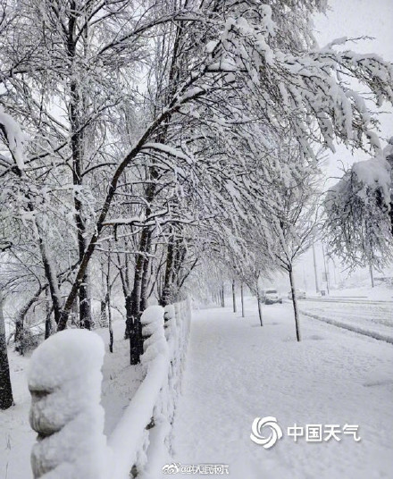 内蒙古局地遭遇4月罕见特大暴雪 降雪量破纪录