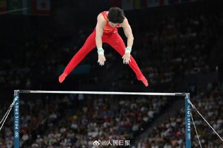 张博恒获得男子单杠铜牌 中国体操新星闪耀巴黎奥运