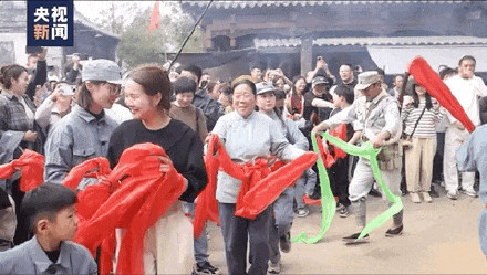 “跟著團(tuán)長打縣城”五一爆火 紅色體驗引熱潮