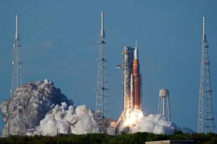 厕所坏了 通讯断了