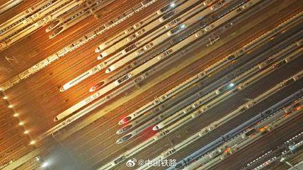 “五一”假期增开多趟夜间高铁 满足旺盛购票需求