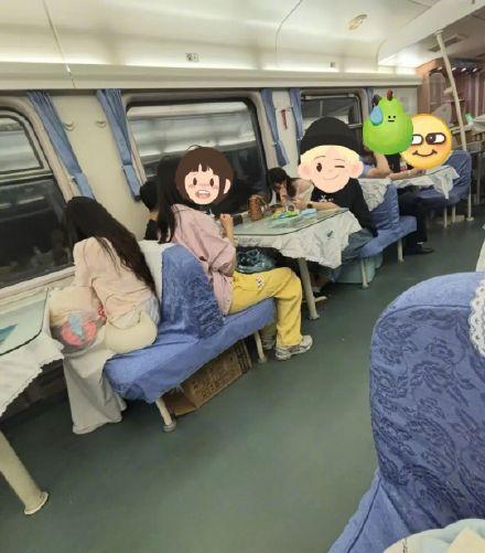 女子称餐车师傅劝未消费乘客回座无果
