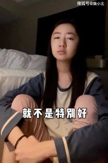 翻看“点读机女孩”过往视频，她的疯狂可不止篡改时间博眼球