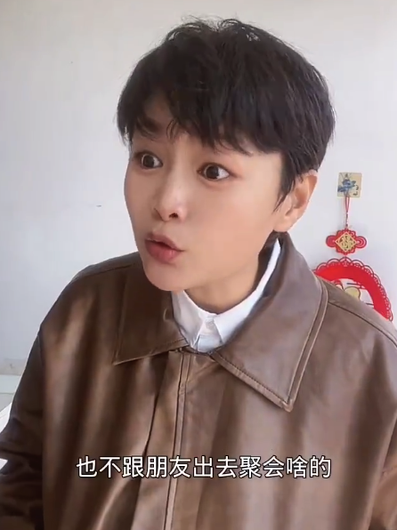 同事三年存了10萬塊,，網友：這是怎么做到的？