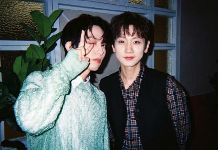 林宥嘉发博晒和汪苏泷录制的同框合照