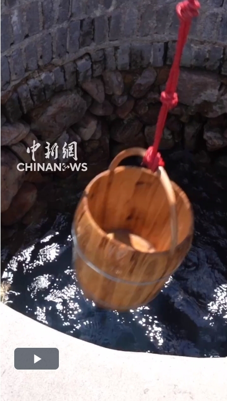 非洲军官参观红井 突然说了句谚语