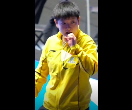 孙颖莎与王楚钦赛场互动萌翻网友