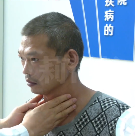 男子1天吃10顿暴瘦110斤