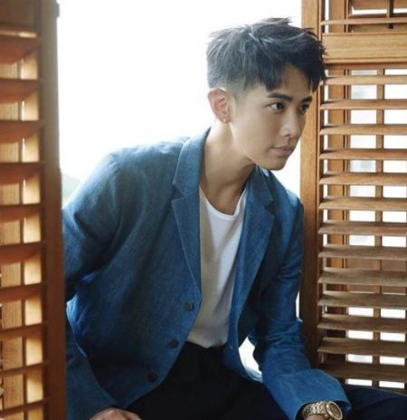 戏多！柯震东直播庆祝生日 看到粉丝留言失声痛哭