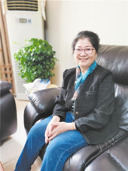 退休医生在景点跪地救人：“救死扶伤是医生的职责”