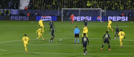 人口5.3万！欧冠：博德闪耀3-1曼城迎首胜 阿莱恩连续犯错 罗德里染红 小城奇迹