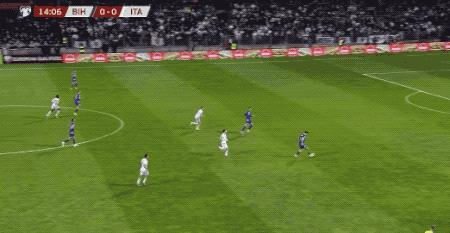 连续3届无缘世界杯！世预赛：巴斯托尼直红10人意大利点球2-5波黑 意大利再创尴尬纪录