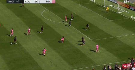 3-2！38岁梅西双响 兜射绝杀 助迈阿密终结2连平 新帅迎上任开门红 梅西905球里程碑