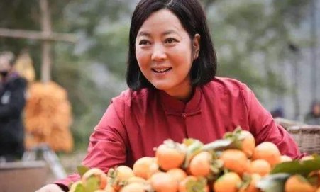 演员王茜华带泪发文惹猜疑是不是抑郁 老师要好好的照顾自己哦