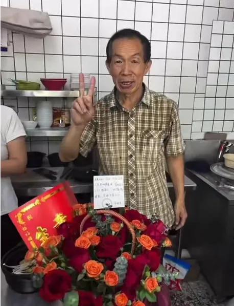 開店不到一個(gè)月瀕臨關(guān)店轉(zhuǎn)讓 女孩用自媒體讓其爆火