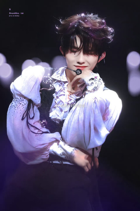 苏新皓弹唱自作曲