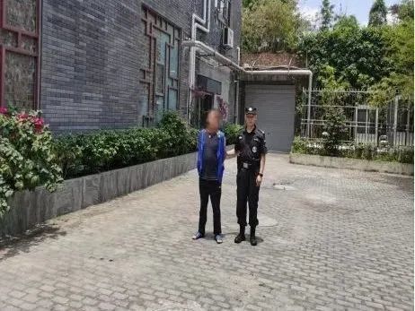盗窃上瘾了，男子刑满释放后拉车门被警方抓了
