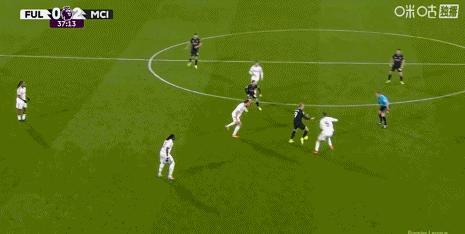 巴萨3比1马竞 逆转领跑西甲