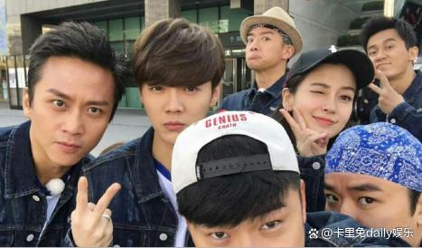 跑男元老只剩郑恺李晨虽年年收视第一但感觉变了时间真的流逝的很快啊