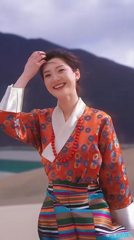 国泰民安具象化了 许盼的藏服之美