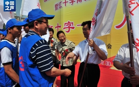 父母捐献遗体角膜后男子做出同样选择 延续生命的大爱